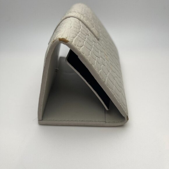 Yves Saint Laurent Leather Key Case w/ Silver tone Hardware-Off-White -Preowned - Picture 3 of 9